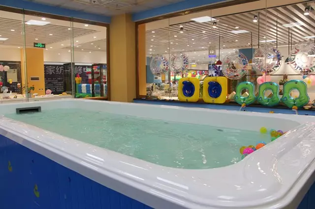 爱亲母婴生活馆是集早教,摄影,起名,游泳,游乐场,增值服务,产后护理