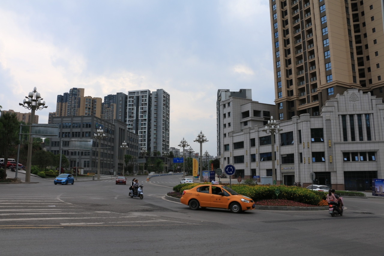 【石柱城景】都督大道是石柱最美,最长,最宽的一条城市大道