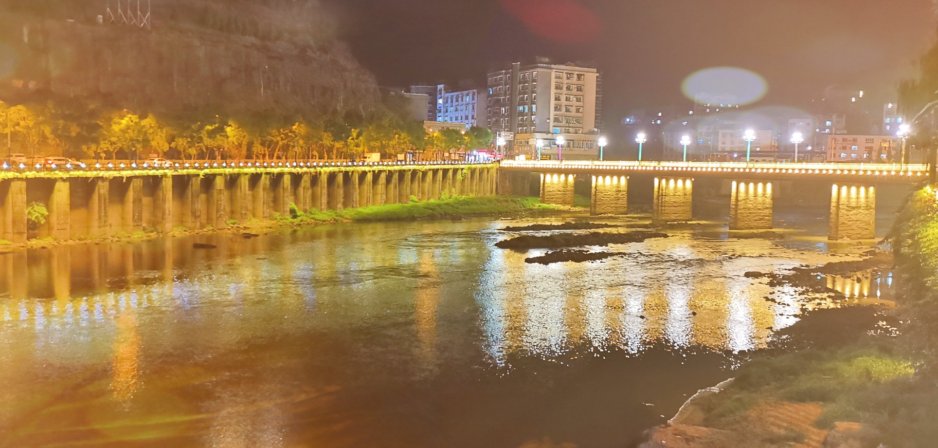 石柱的夜景百看不厌